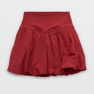 aerie offline bubble skort in summer burgundy
